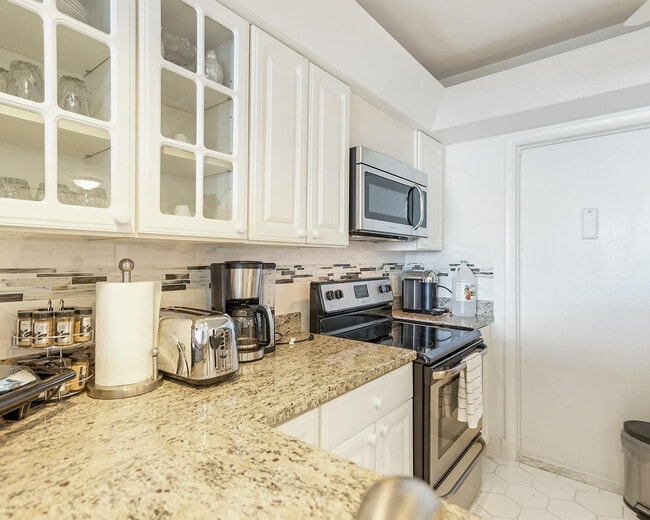 Building Photo - 1400 S Ocean Dr