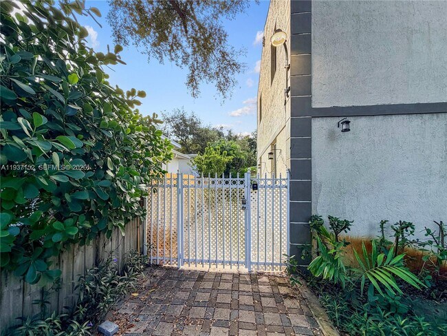 Building Photo - 426 NE 77th St