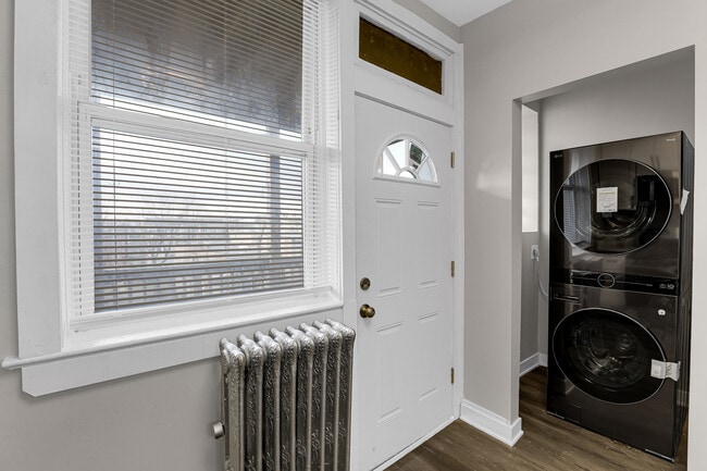 Building Photo - 6362 S Greenwood Ave