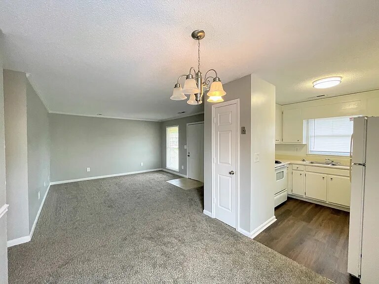 Building Photo - 4419 Torrance Dr NW