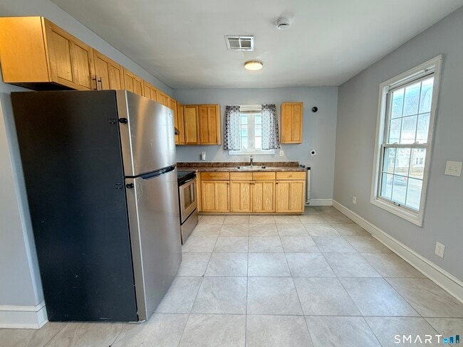 Building Photo - 31 Beecher Ave