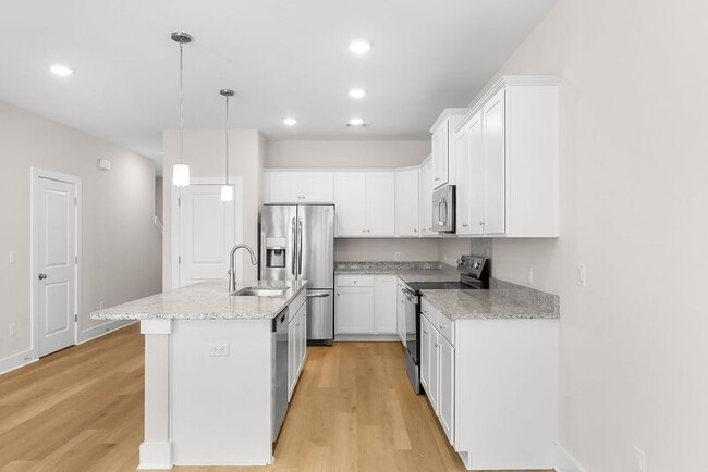 Building Photo - 219 Skylah Ln