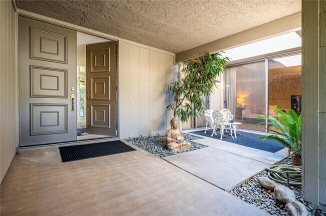 Building Photo - 95 Princeton Dr