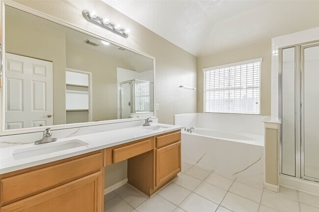 Building Photo - 8914 Heron Nest Dr