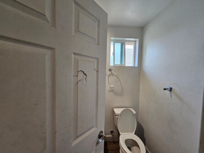 Building Photo - 23(1456,1458)