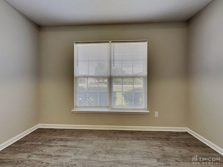 Building Photo - 5243 Moonlight Trail SW