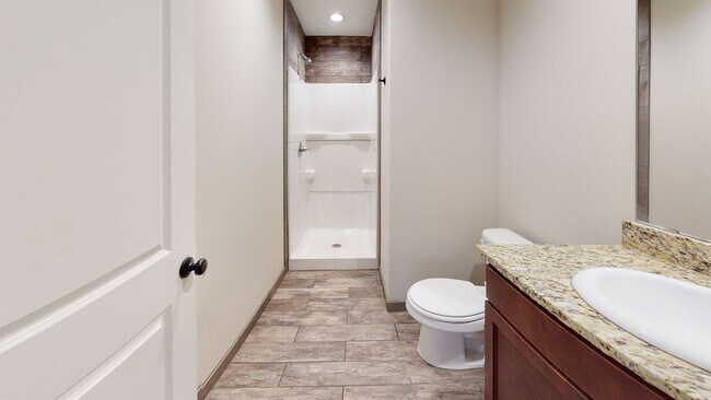 Building Photo - Duplex Near UMN