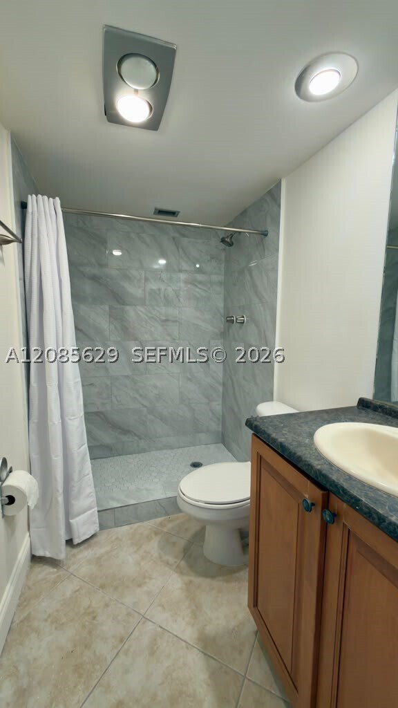 Building Photo - 3150 N Palm Aire Dr