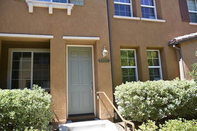 Building Photo - Spacious 3 BD, 3 BA Townhome in Airoso of Carmel Valley!