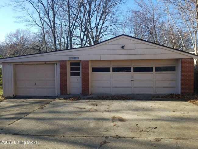 Building Photo - 9812 Saturn Dr