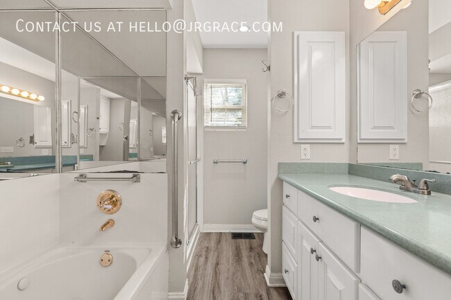 Building Photo - 525 W 4th St