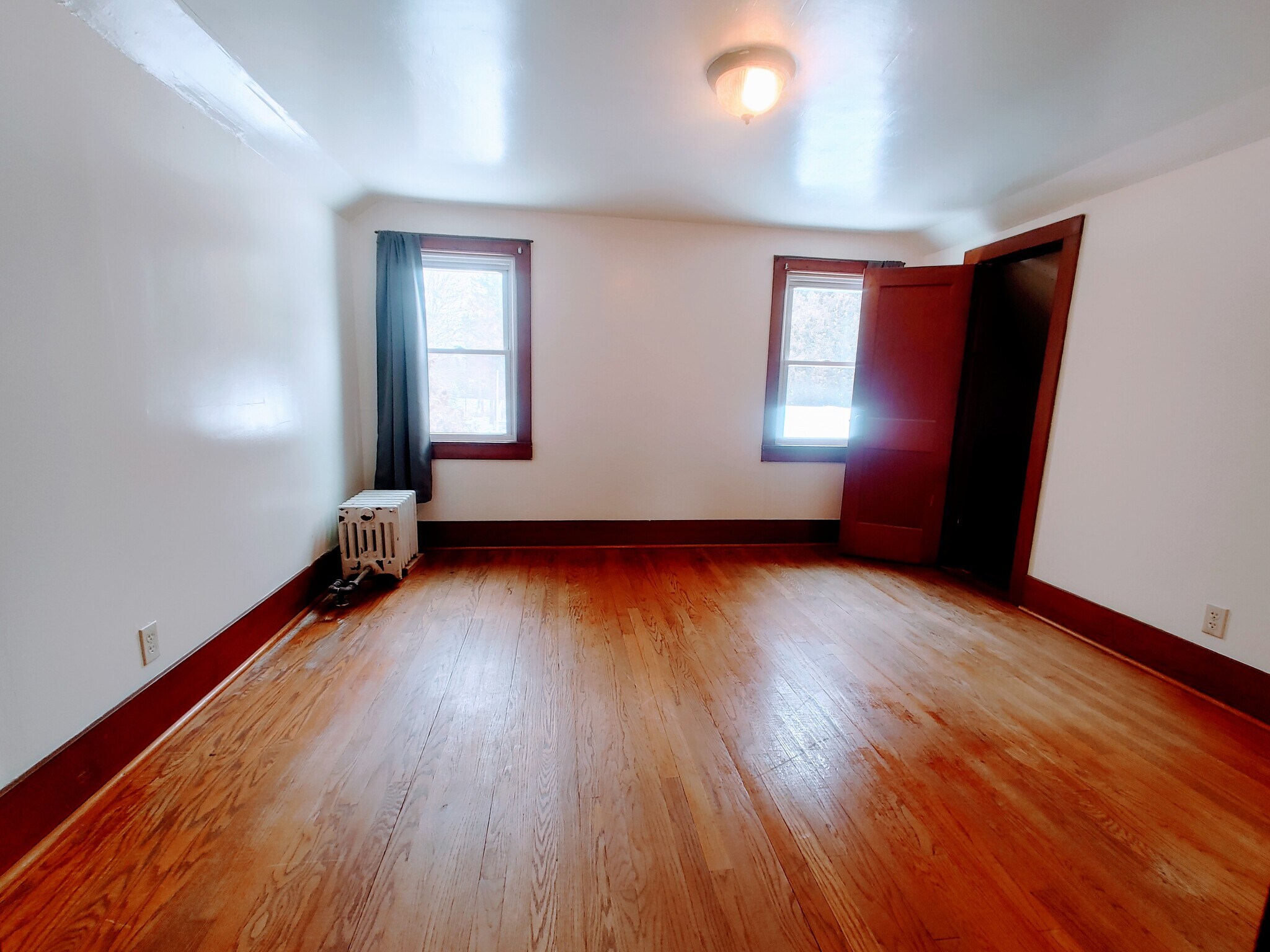 Bedroom 1 - 15 Saratoga Ave