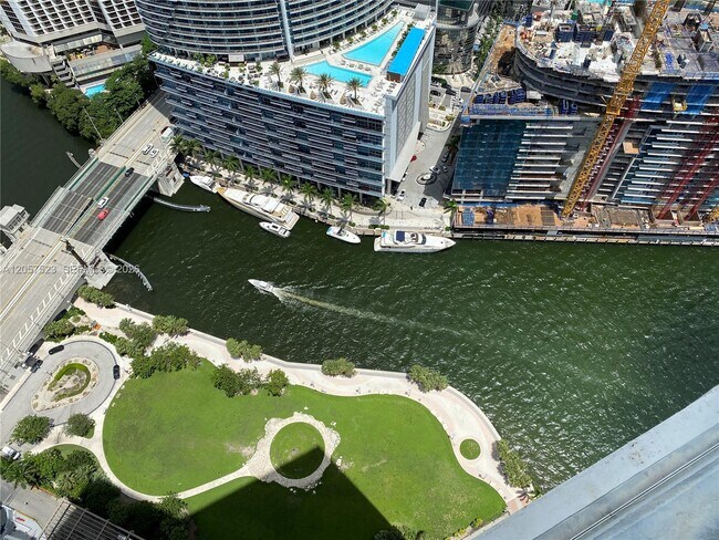 Building Photo - 465 Brickell Ave