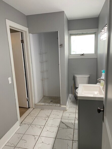 Building Photo - 43 Westview Ter