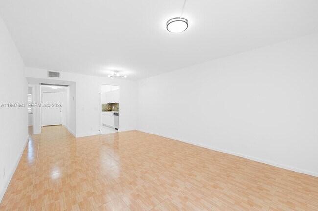 Building Photo - 1351 SW 125th Ave