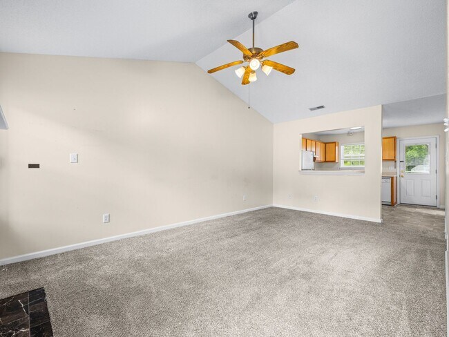 Building Photo - Midway Park Move In