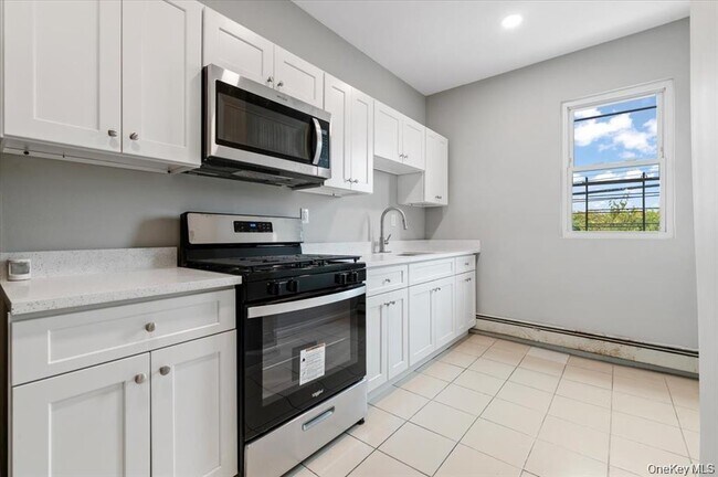 Building Photo - 114-27 Bedell St