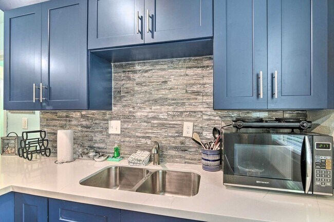 Building Photo - 3917 Avenue P 1/2