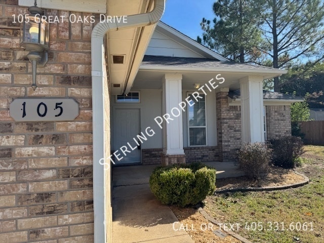 Building Photo - 105 Great Oaks Dr