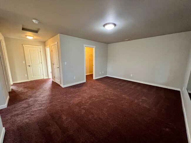 Building Photo - 3bed/2.5bath with Lofted Space at Harbor Crossing!