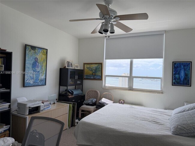 Building Photo - 801 Brickell Key Blvd