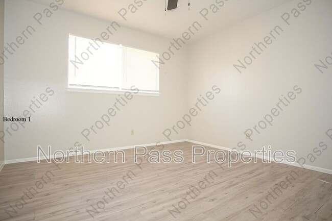 Building Photo - 5233 Carousel Dr