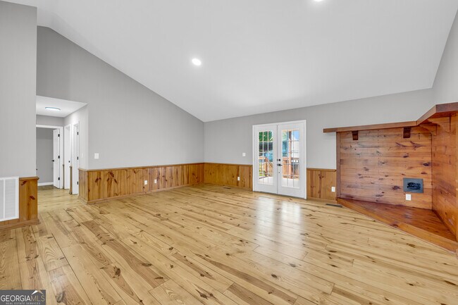 Building Photo - 106 Degrandis Ln NE