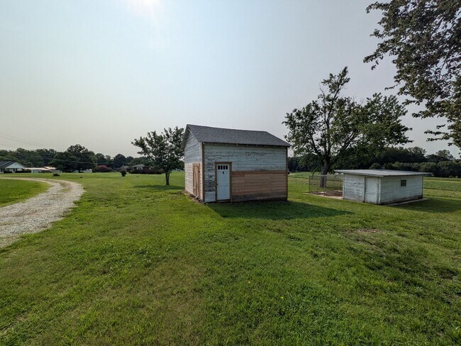 Building Photo - 194 Johnson Rd