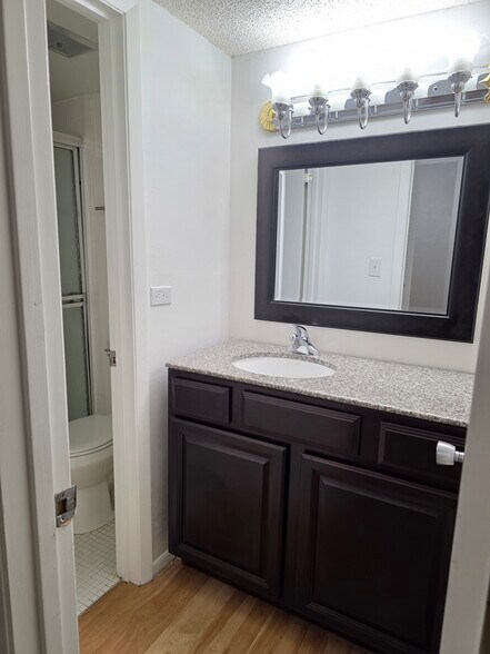2nd Vanity - 2901 26th St W