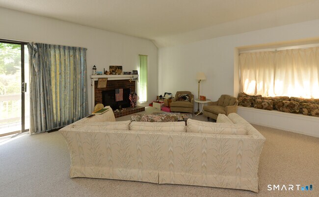 Building Photo - 548 Heritage Vlg