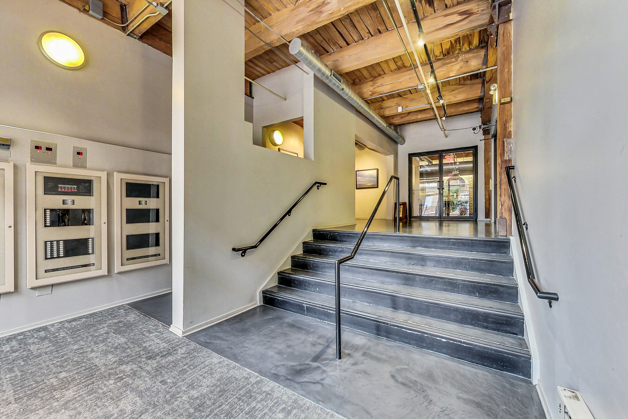 Building Photo - 375 W Erie St