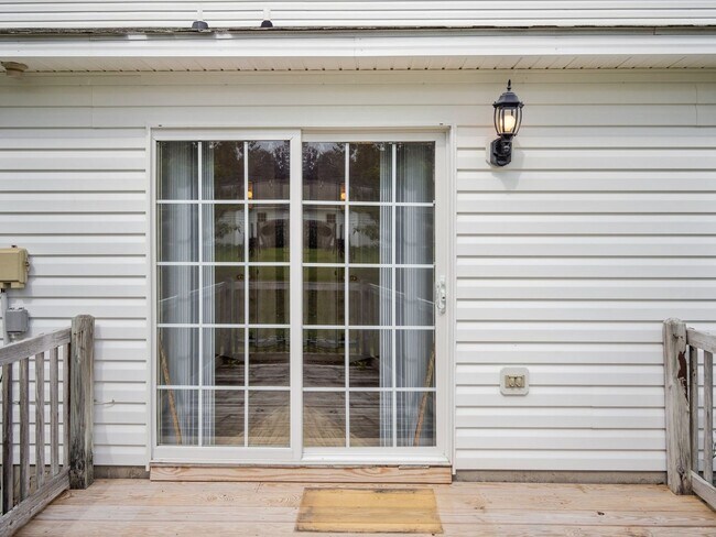 Building Photo - Welcome to Winners Circle!