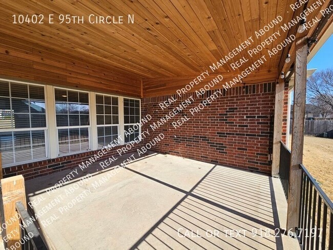 Building Photo - 10402 E 95th Cir N