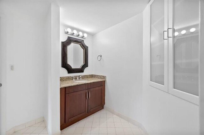 Building Photo - 7270 SW 88th St