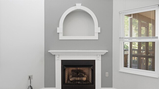 Building Photo - 602 Cassandra Dr