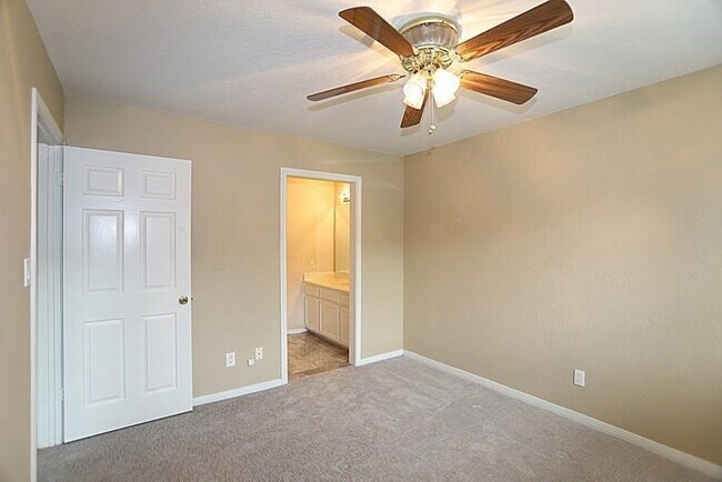 Building Photo - 2105 Spyglass Dr
