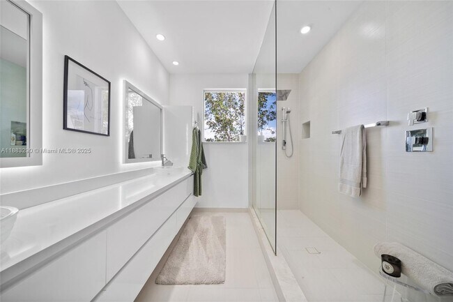 Building Photo - 10560 NW 64th Terrace