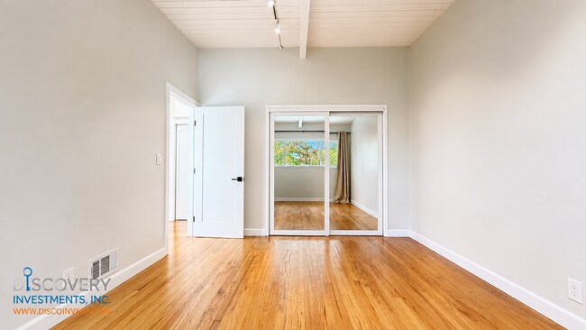 Building Photo - 6323 Girvin Dr