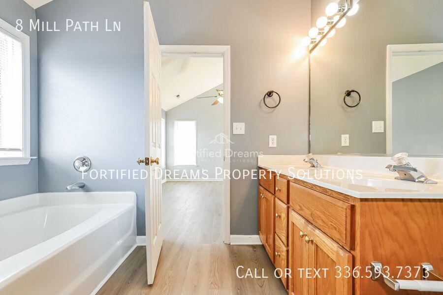 Building Photo - 8 Mill Path Ln-