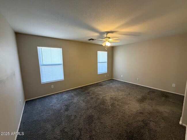 Building Photo - 16567 W Latham St