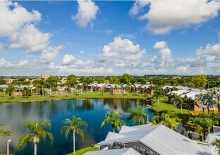 Building Photo - 2000 S Main St