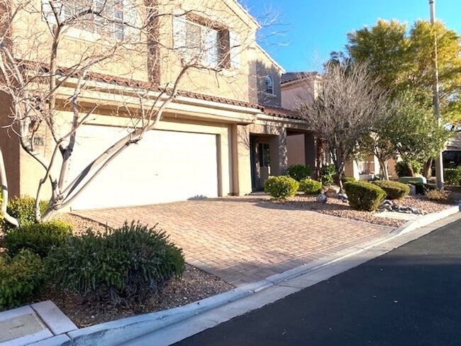 Building Photo - Available on July 31, 2025 For Viewing. Su...