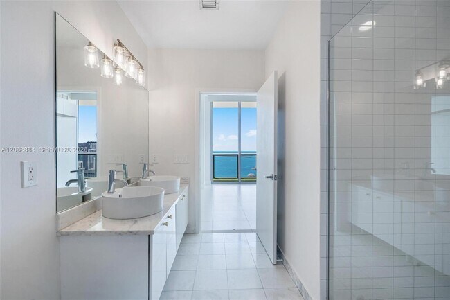 Building Photo - 888 Biscayne Blvd