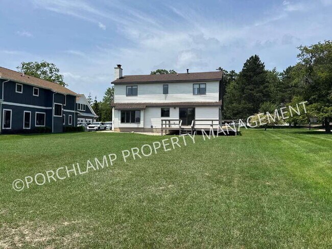 Building Photo - 15770 Connelly Ave