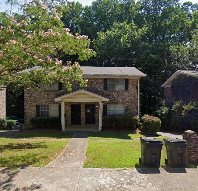 Primary Photo - 1015 Cedar Ave