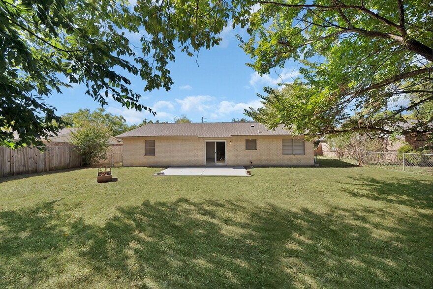 Backyard. - 6516 Perdido Dr