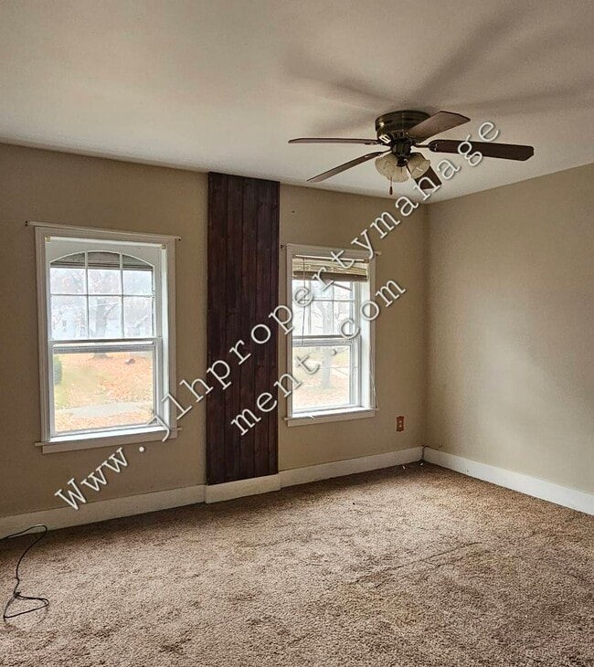 Building Photo - 618 W Clark St