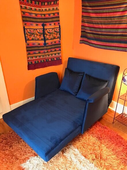 Building Photo - 56 Maple St