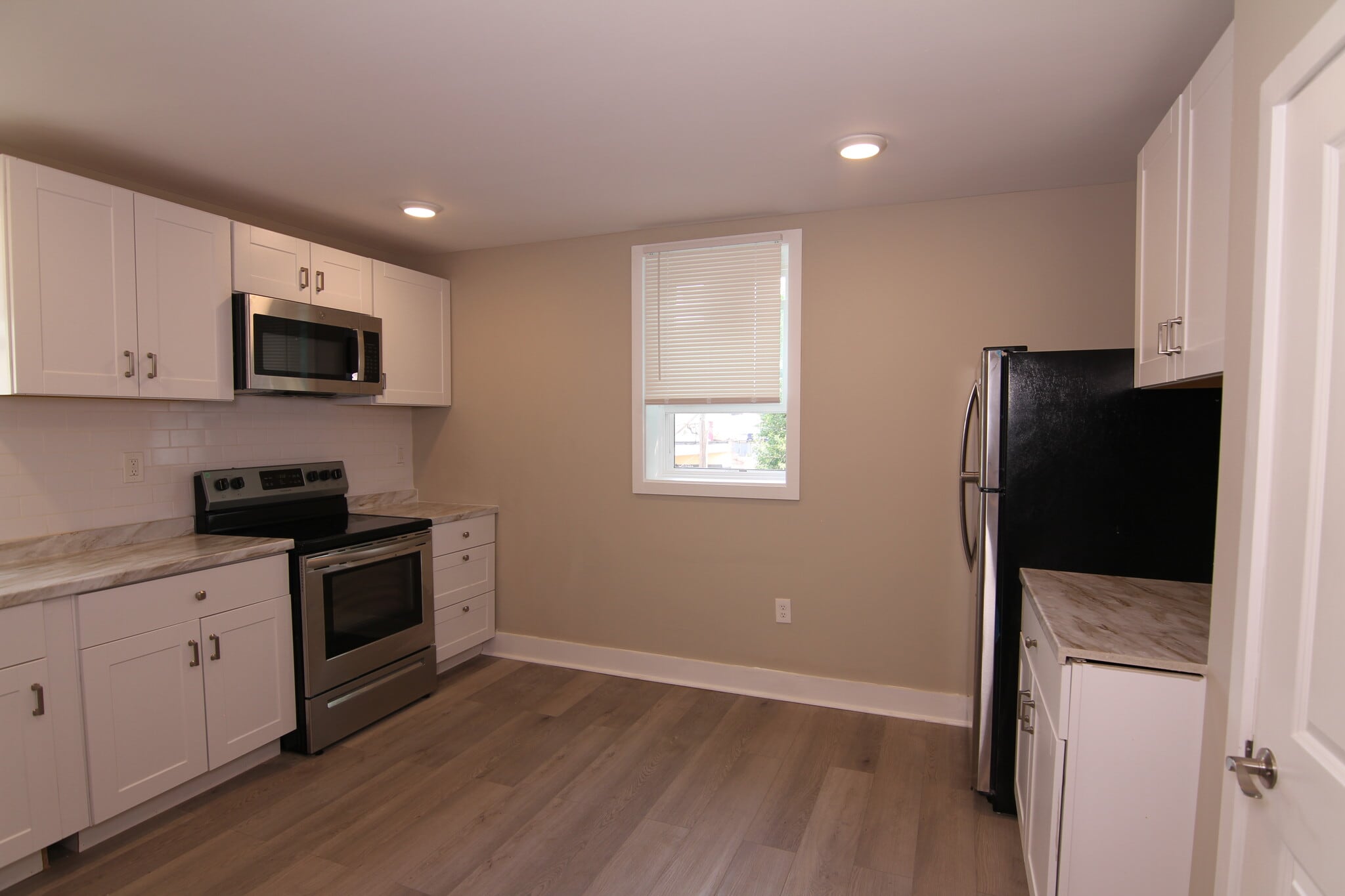 Building Photo - 1631 Dyre St