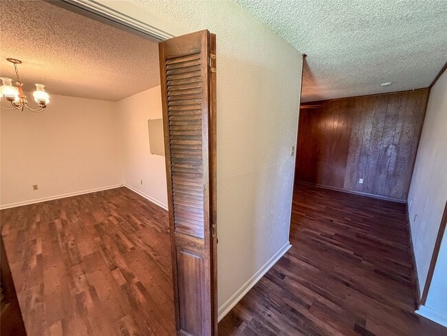 Building Photo - 907 Seymore Cir